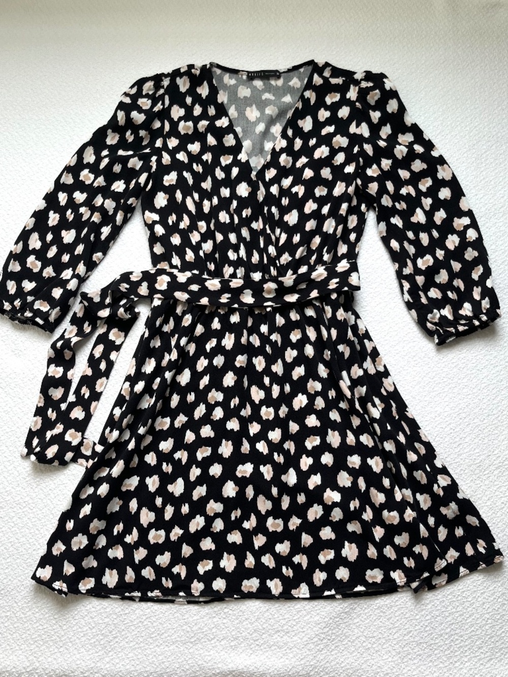 Mohito Women's Dress V-Neck Knee Length Animal Print Sz S Black